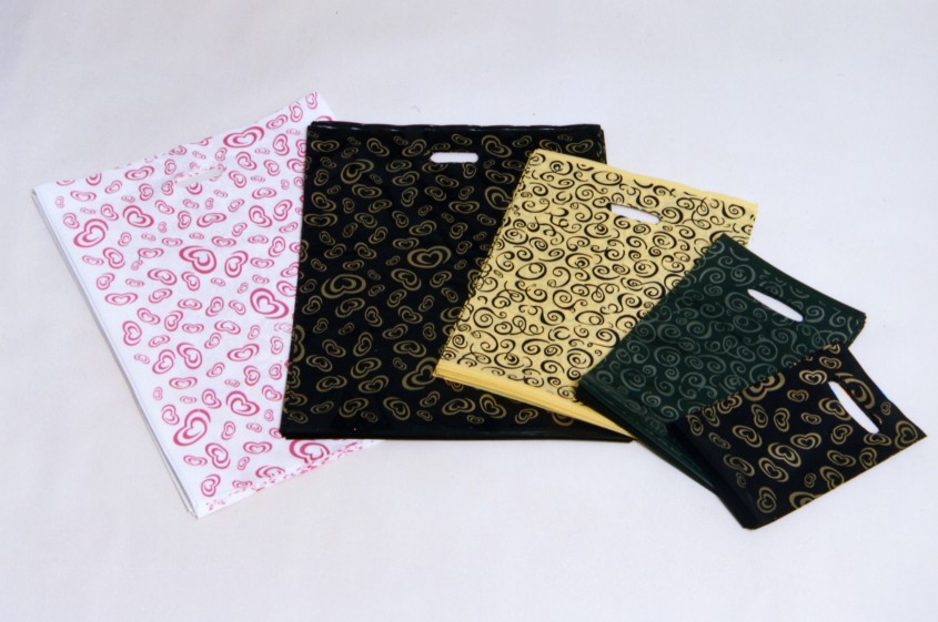 Patterned die-cut handle bags