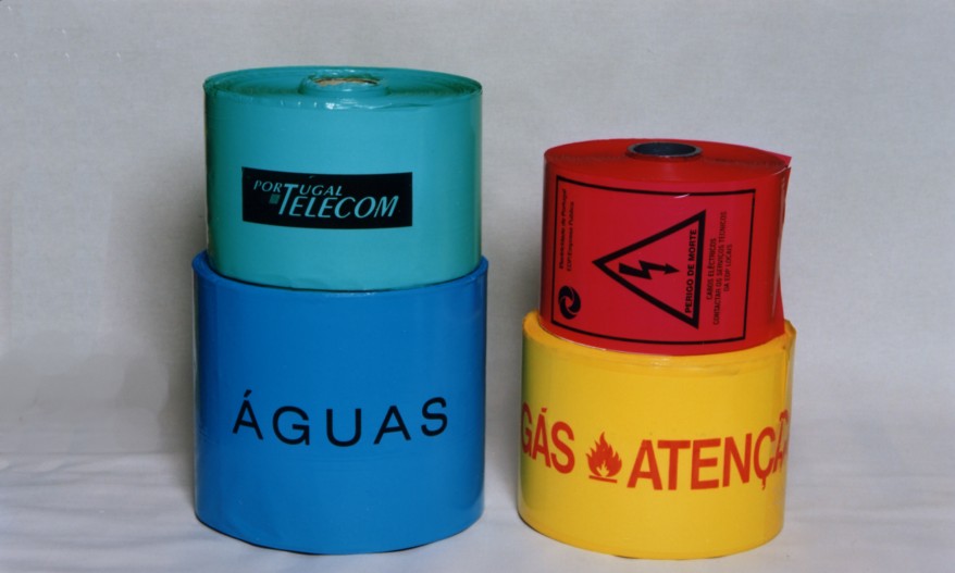 Underground warning tape (cables and pipes)